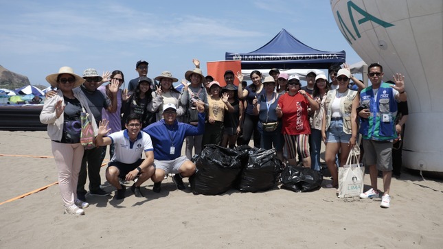 El Voluntariado Municipal, esfuerzo que impulsa desde el primer día de su gestión, el alcalde Rafael López Aliaga, llegó a Chorrillos en el marco de la “Playatón Familiar”.