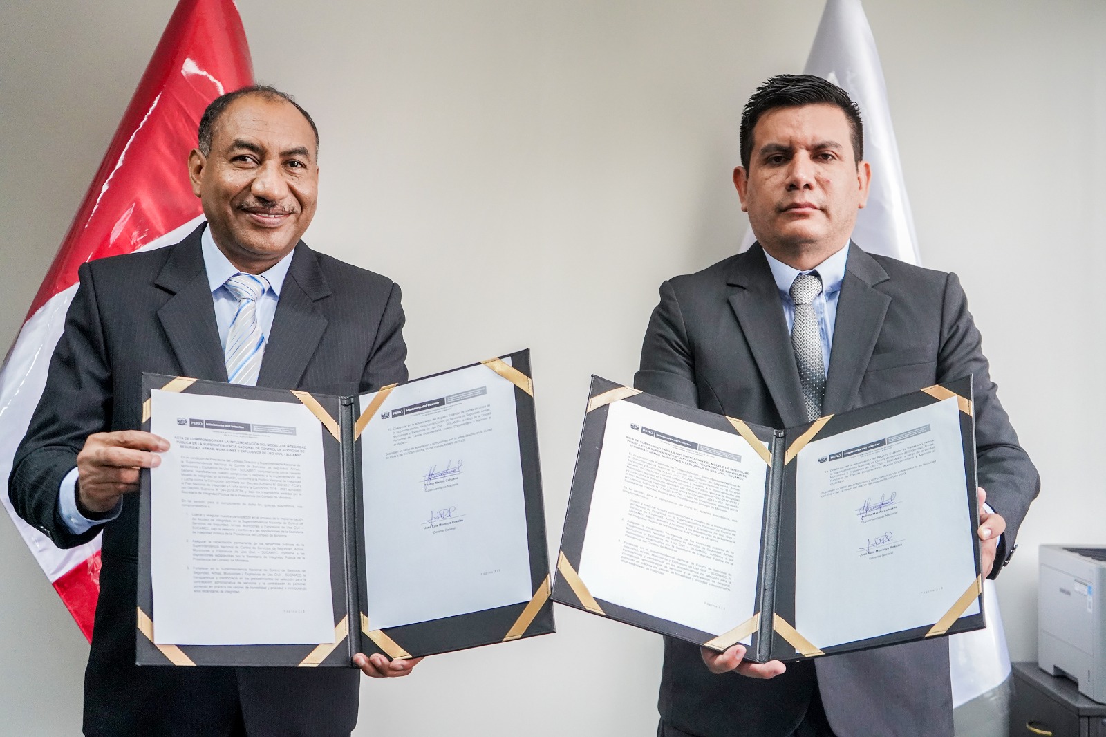 Superintendente Nacional Teófilo Mariño suscribe Acta de Compromiso para implementar el Modelo de Integridad en la SUCAMEC.