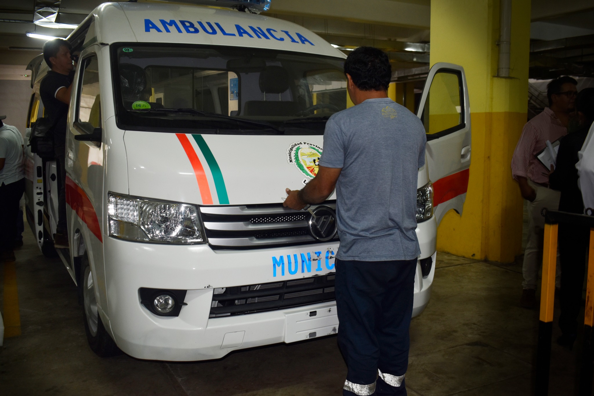 Municipalidad de Friburgo dona ambulancia a la Municipalidad Provincial La Convención
