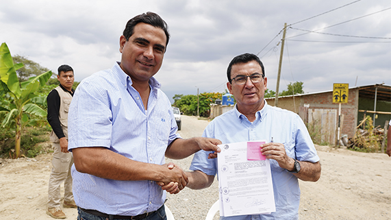 Gobernador Luis Neyra se compromete a gestionar y ejecutar proyectos para Tambogrande