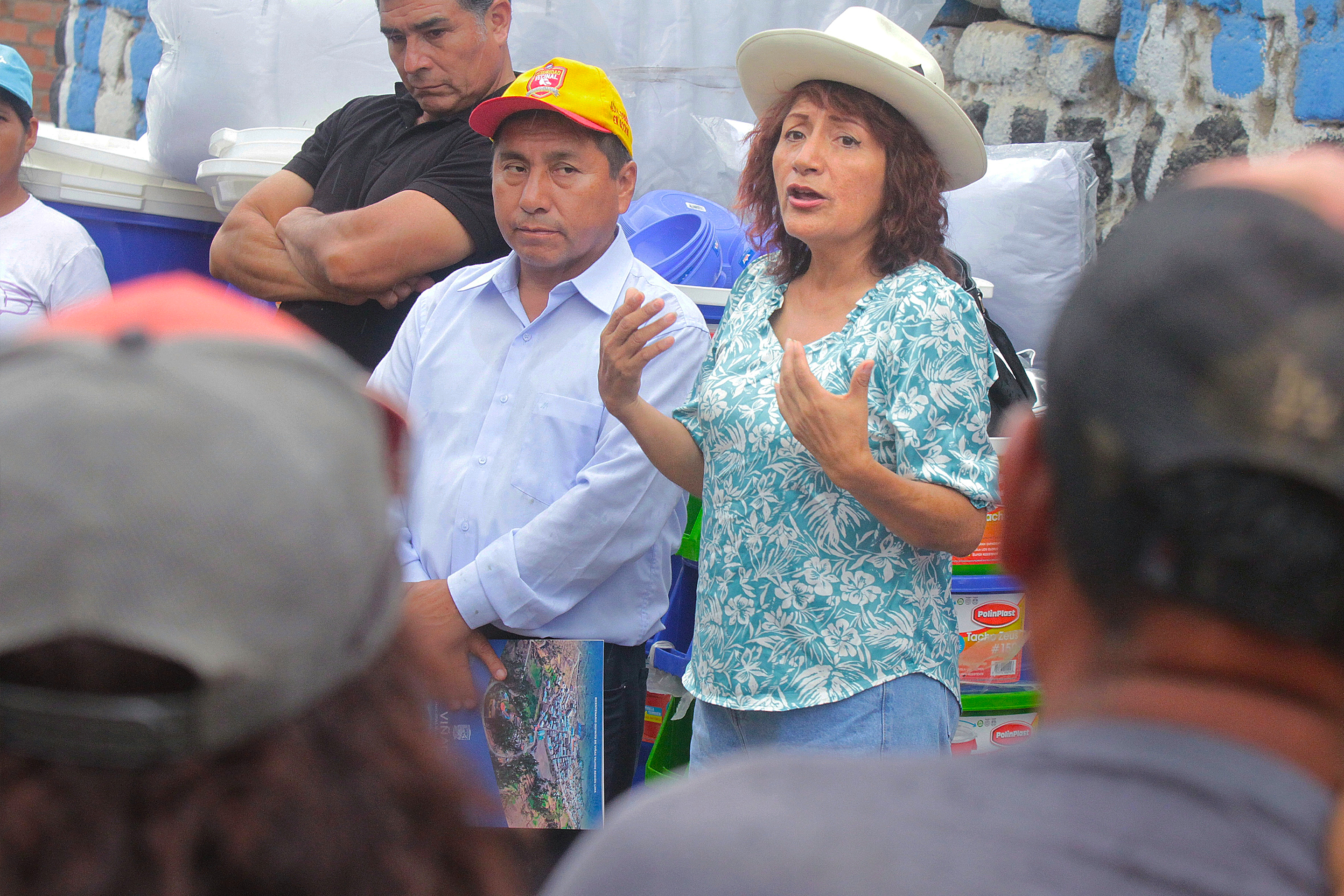 Damnificados por huaicos y deslizamientos en Catahuasi y Viñac reciben ayuda humanitaria