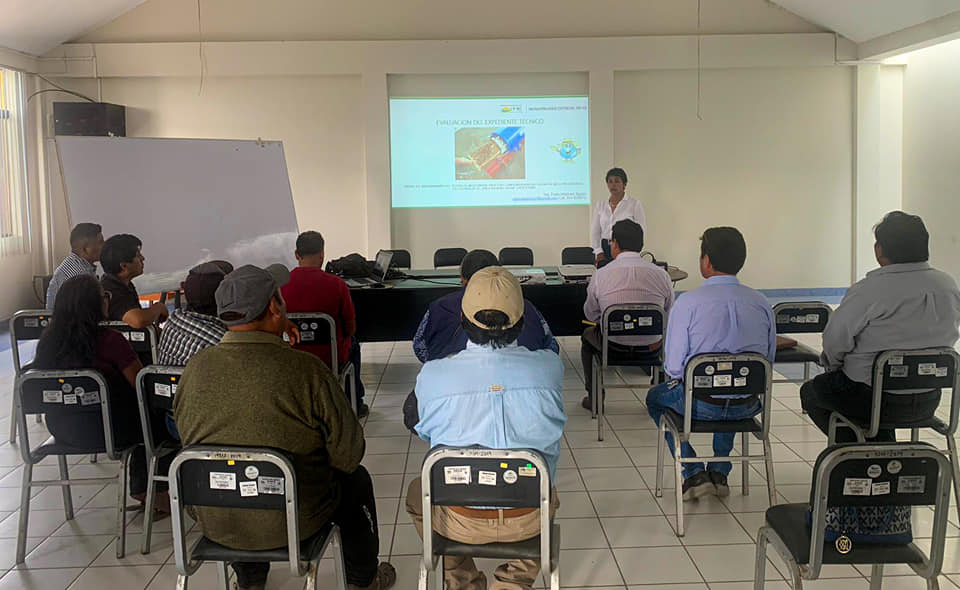 ✍️Hoy la alcaldesa de la Muninicipalidad Sra. Urbelinda Chacón Diaz, sostuvo una reunión con los delegados de los laterales del distrito a fin de exponer el proyecto de riego presurizado.