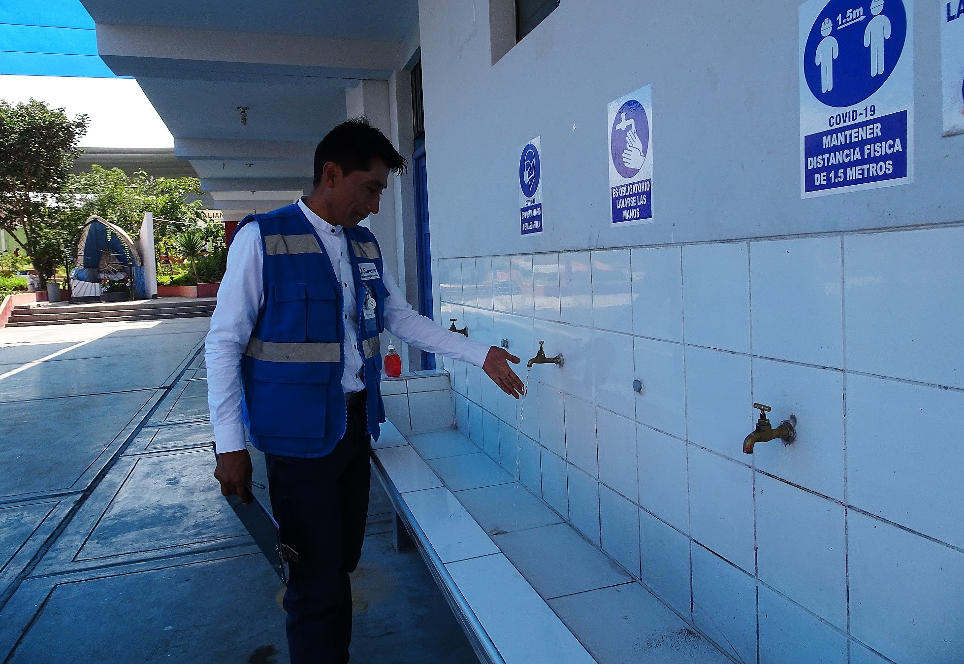 Sunass verifica continuidad del servicio de agua potable 