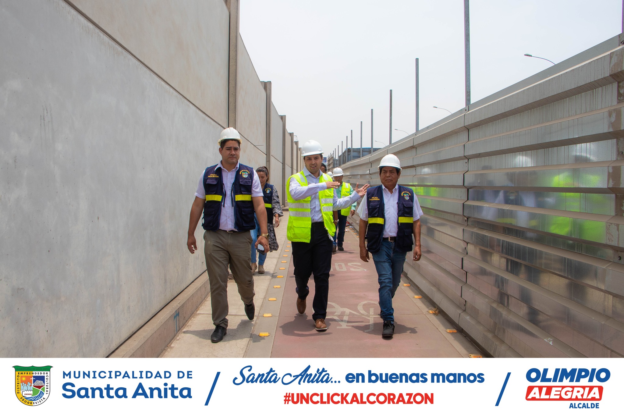 El alcalde Olimpio Alegría, visito las instalaciones de la Línea 2 del metro de Lima, donde recorrió la estación subterránea del Mercado Santa Anita, donde la obra ya se encuentra a un 100% y los trenes se encuentran en periodo de prueba.
En la visita se dio a conocer una posible inauguración que seria en el mes de octubre del 2023 dentro del marco de nuestros 34 años de creación política.
#SantaAnitaenbuenasmanos
#linea2delMetrodeLima