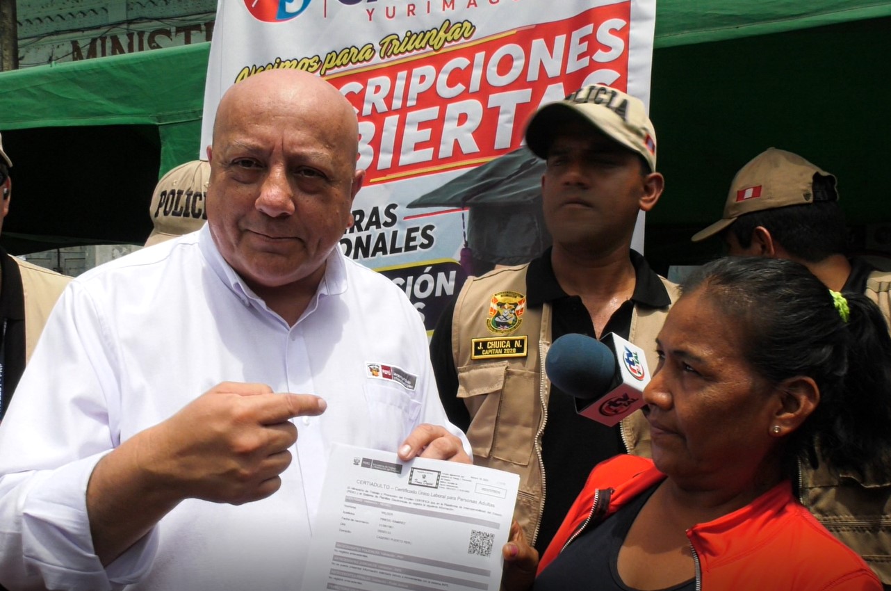 Ministro Alfonso Adrianzén: MTPE proyecta generar cerca de 5 mil empleos temporales en Loreto este año