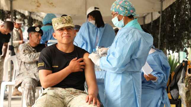 Miembros del Ejército completan sus dosis contra la covid-19