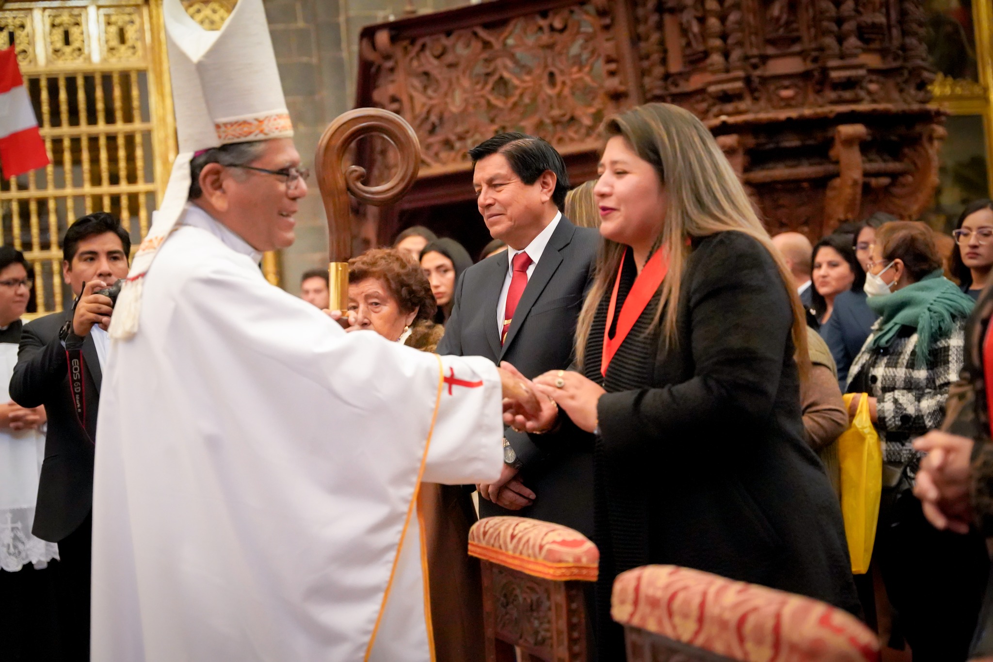 ceremonias protocolares de asunción al cargo de las autoridades políticas de la región