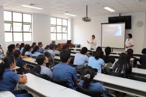 Ceremonia de inducción a alumnos de Tecnología Médica en el INR