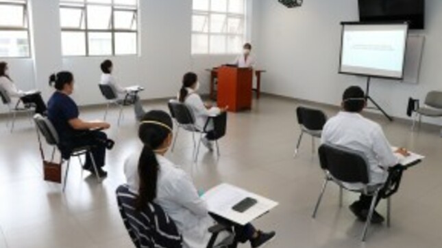 Programa de inducción para médicos residentes en el INR