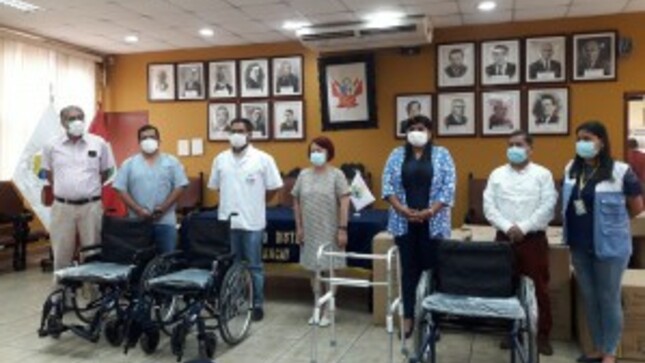 Donación de sillas de ruedas en Chancay