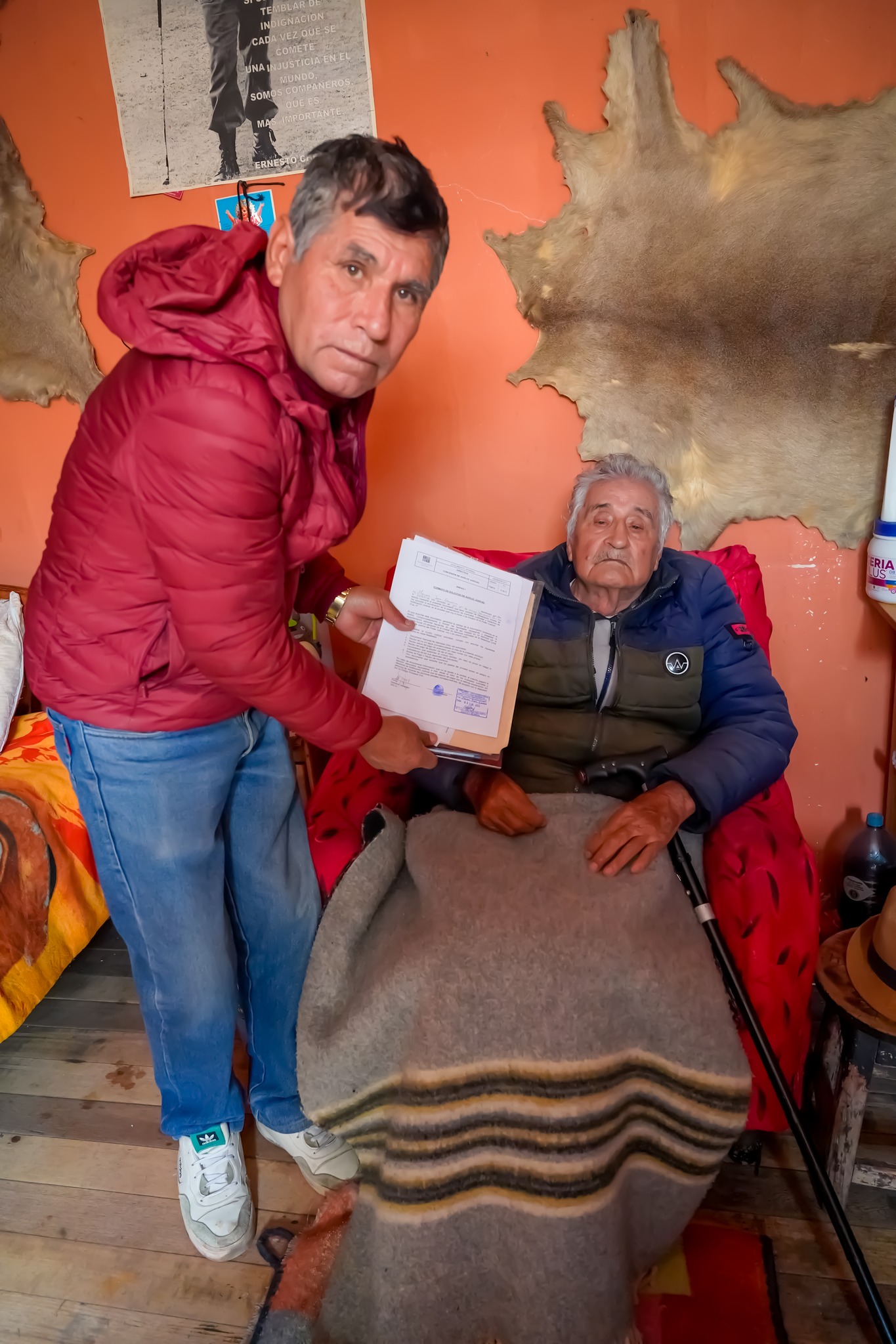 Adulto mayor beneficiado con el trámite de certificación de firma