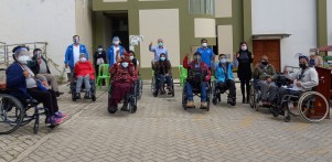INR entregó sillas de ruedas en departamento de Amazonas
