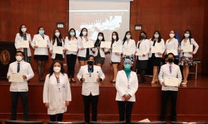Médicos del INR culminan Residentado Médico
