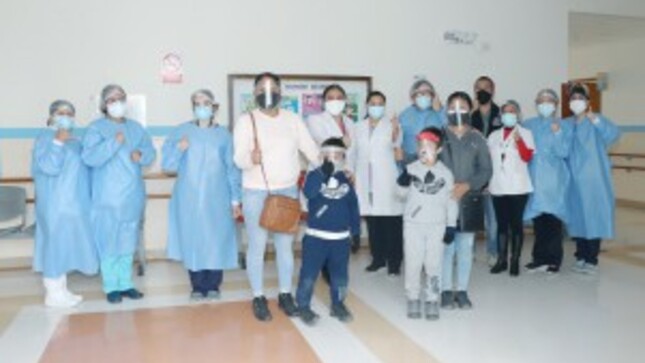 Menores de edad trasladados desde Valle Esmeralda ya cuentan con protesis auditiva