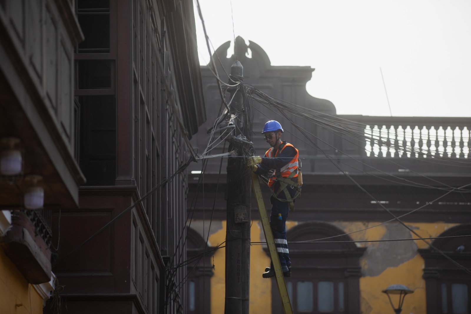 Hasta la fecha se han retirado más de 14 toneladas de cables en desuso en diversos puntos del Centro de Lima.