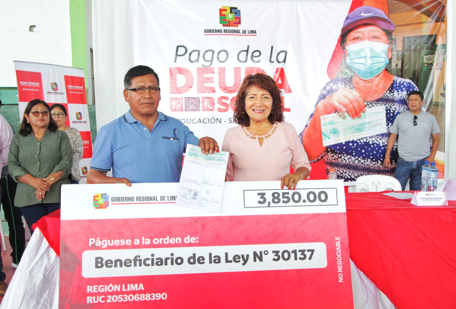Gobernadora Rosa Vásquez cumple con el pago de la Deuda Social en la provincia de Huaral