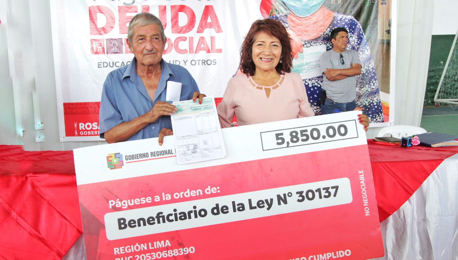 Gobernadora Rosa Vásquez cumple con el pago de la Deuda Social en la provincia de Huaral