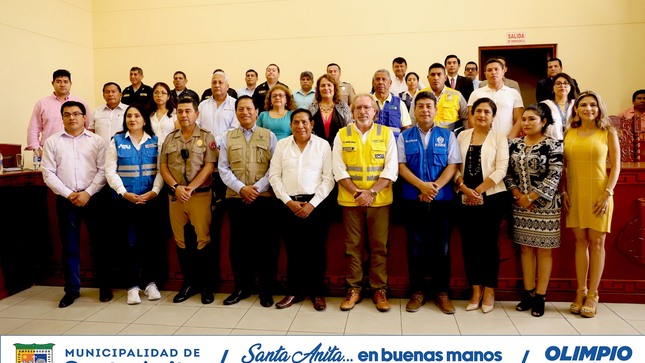 Nuestro alcalde Olimpio Alegría, juramento como presidente de la Comisión de Transporte y Seguridad Vial de la Mancomunidad de Lima Este. En la juramentación estuvieron presentes los alcaldes de Lima Este, María Jara Ricso, presidenta de la ATU, representante de la MTC, Ing. Pedro Olivares Muñoz, Crnl PNP. Martin Araujo Valencia (Jefe de la División de Tránsito, PNP) entre otras autoridades e instituciones.
Los burgomaestres se comprometieron a trabajar de forma articulada sin fronteras  promoviendo una cultura de prevención y trabajar contra informalidad vehicular y asegurar un buen inicio de año escolar seguro y ordenado.
#SantaAnitaenbuenasmanos 
#MancomunidadLimaEste