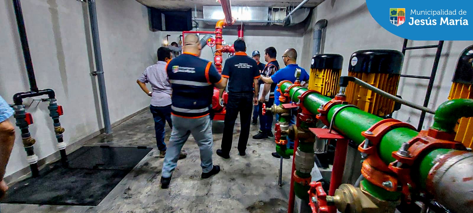 Inspección en el edificio multifamiliar ubicado en la Av. Santa Cruz