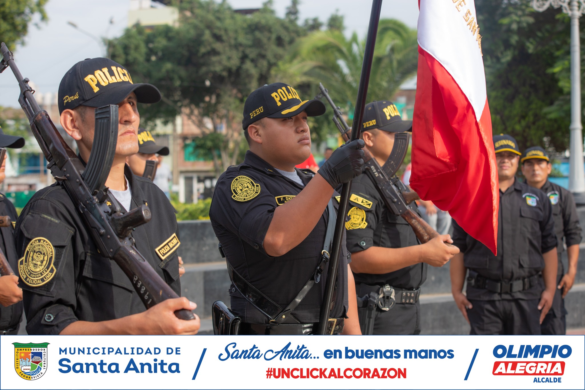 Hoy, se realizó el izamiento del Pabellón Nacional , cuyos actos protocolares estuvieron a cargo del alcalde Olimpio Alegría y funcionarios. También participaron miembros de la Policía Nacional del Perú y vecinos de la zona.
Estas actividades fortalecen nuestro espíritu cívico e identidad con el distrito y país.
#santaanitaenbuenasmanos #olimpioalegría #bandera
