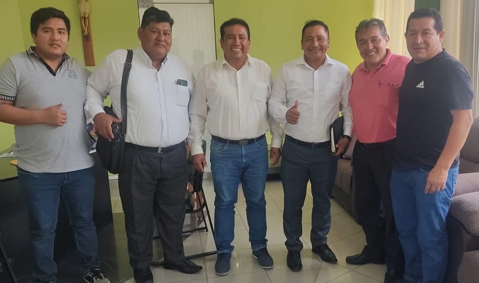 Alcalde provincial y de Megantoni coordinan proyectos en educación, salud y red vial