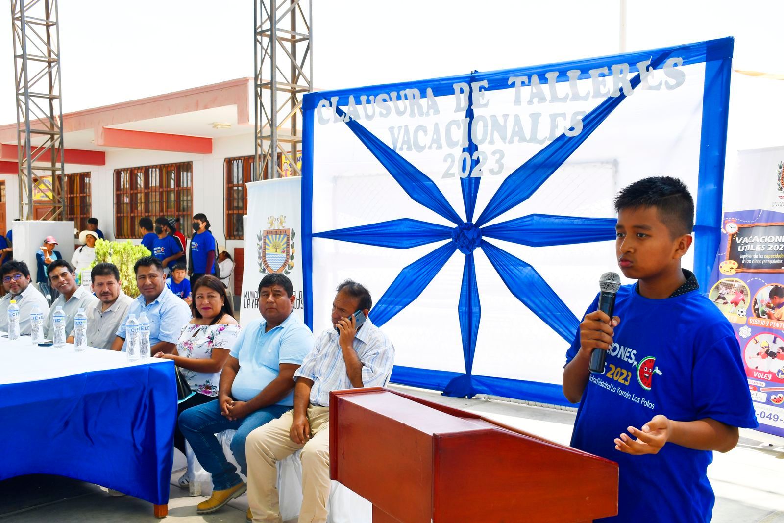 Alumnos expusieron lo aprendido ante las autoridades presentes del distrito