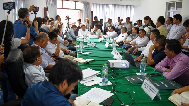 Mancomunidad de municipalidades de La Convención se reúne con gobernador regional en mesa técnica de proyectos de interés regional