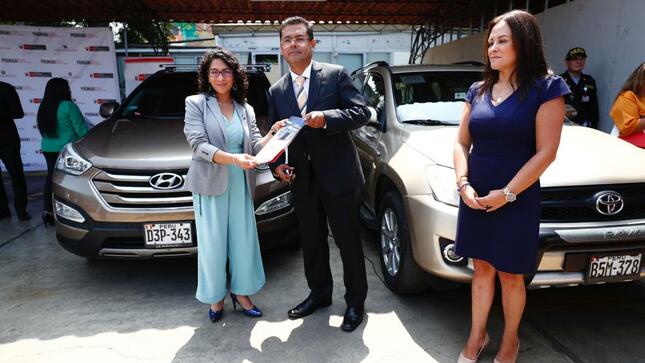 Ministerio de Cultura recibió dos vehículos del Pronabi