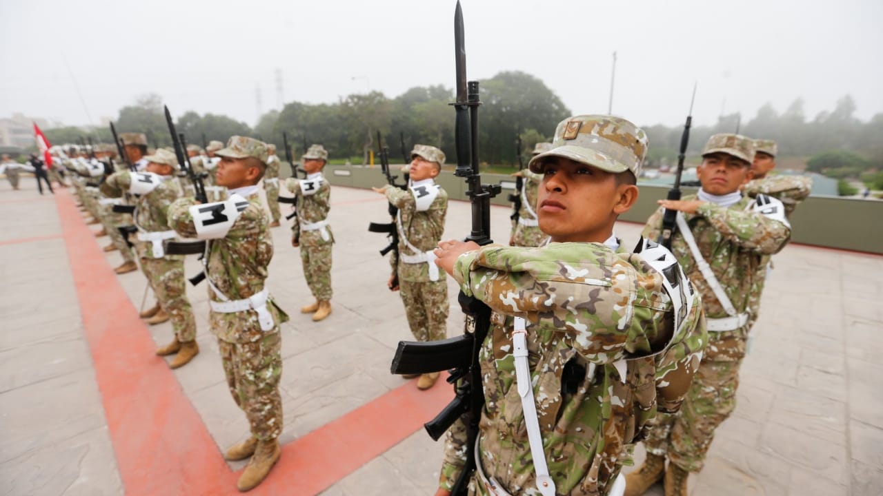 Más de 30 000 efectivos de las tropas del Ejército serán afiliados al SIS.