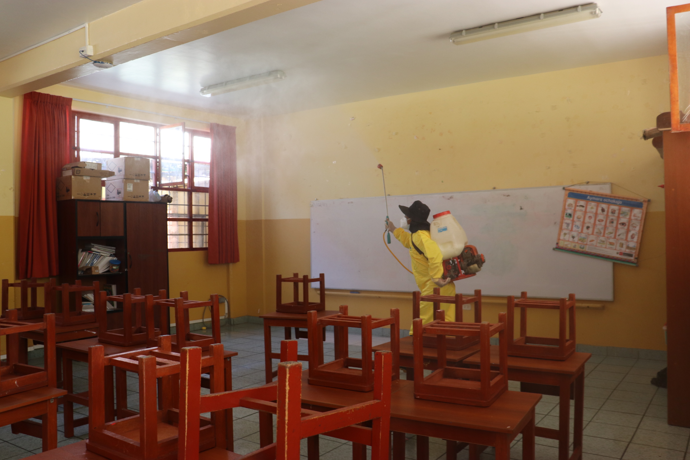  hoy la Municipalidad Distrital de Ite a través de la Gerencia de Desarrollo Social realizó la desinfección de los planteles educativos de la jurisdicción.