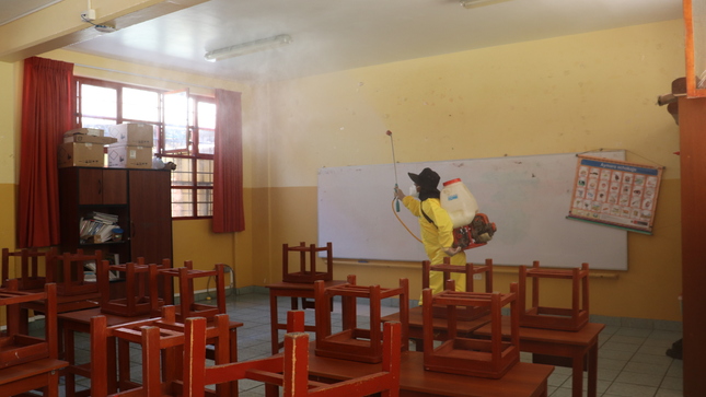  hoy la Municipalidad Distrital de Ite a través de la Gerencia de Desarrollo Social realizó la desinfección de los planteles educativos de la jurisdicción.