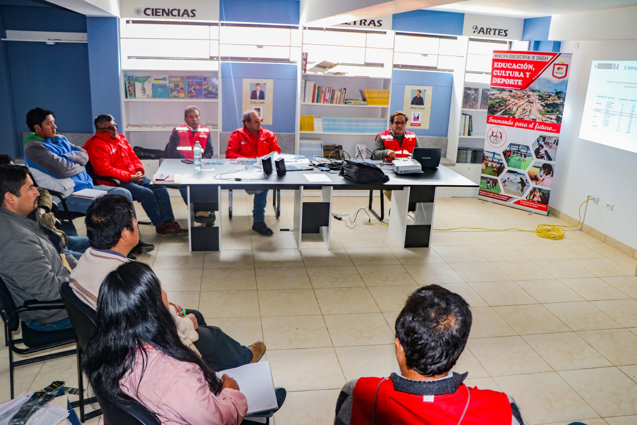 Gerencia de Desarrollo Social, se reunió con personal de la Unidad Territorial del programa Juntos, así como de los directores de las instituciones educativas del distrito, para coordinar acciones. 