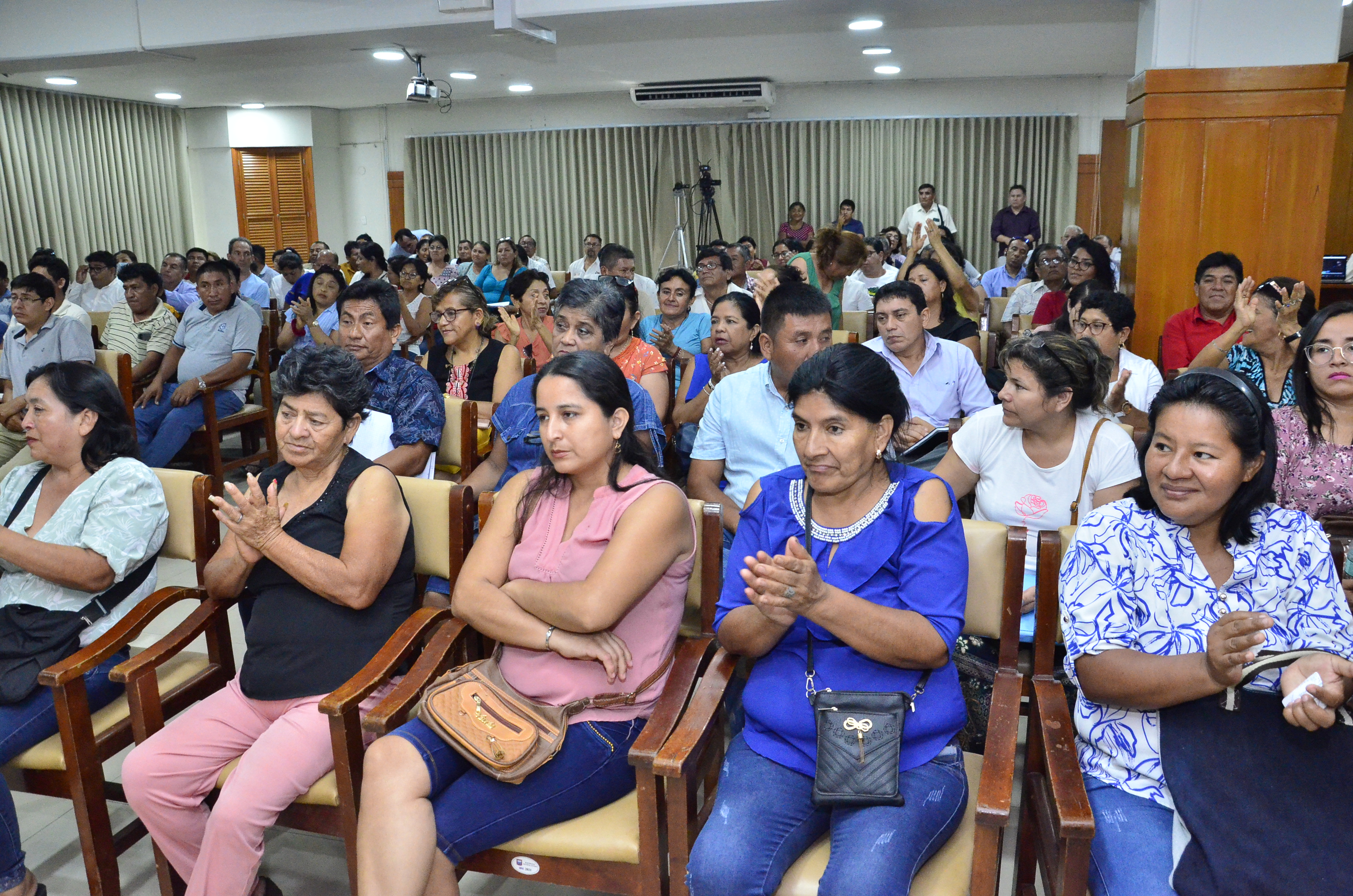 Los vecinos llegaron en masa para dar a conocer las dificultades de sus sectores