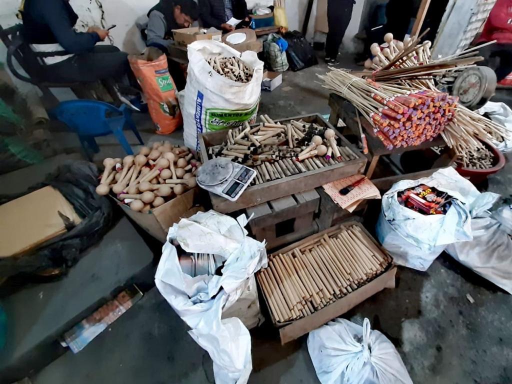 Sucamec y PNP decomisan cerca de 1.5 toneladas de pirotécnicos de origen artesanal e ilegal.