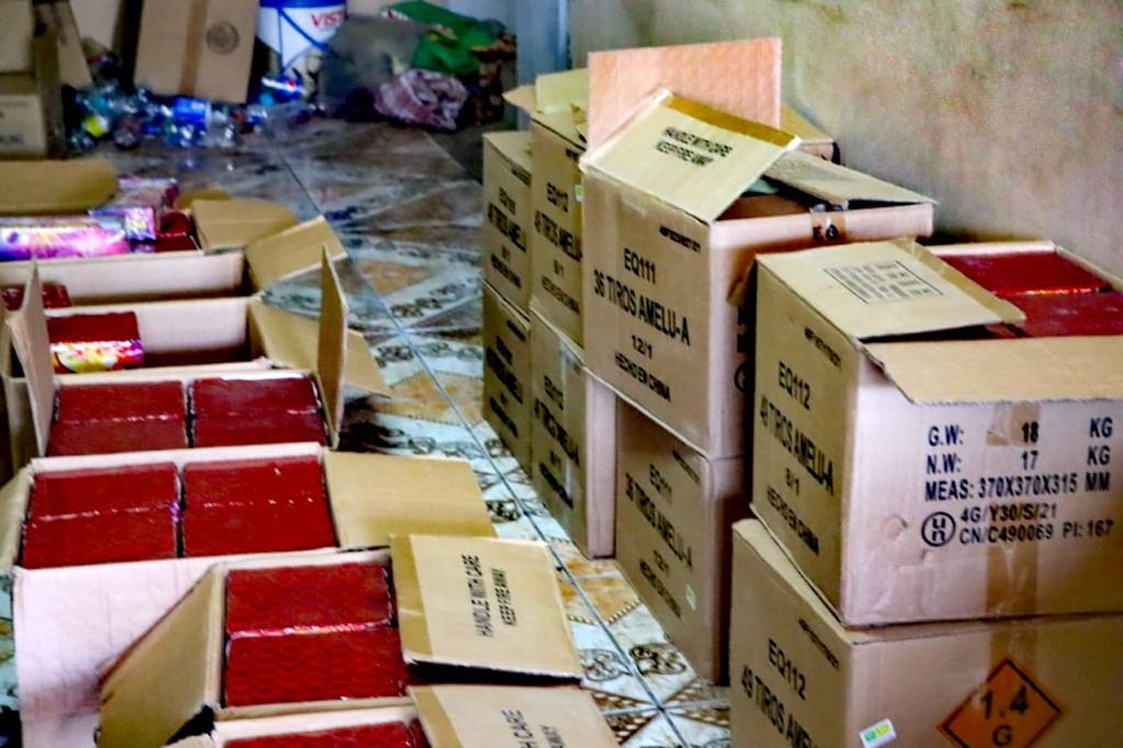 Sucamec y PNP decomisan cerca de 1.5 toneladas de pirotécnicos de origen artesanal e ilegal.