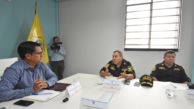 El alcalde sostuvo importante reunión con autoridades de la PNP.