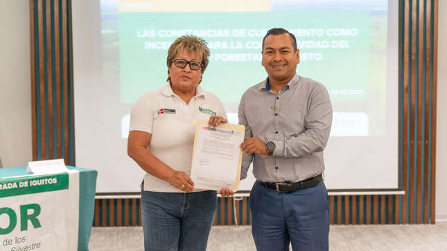 Entrega de constancia a titular