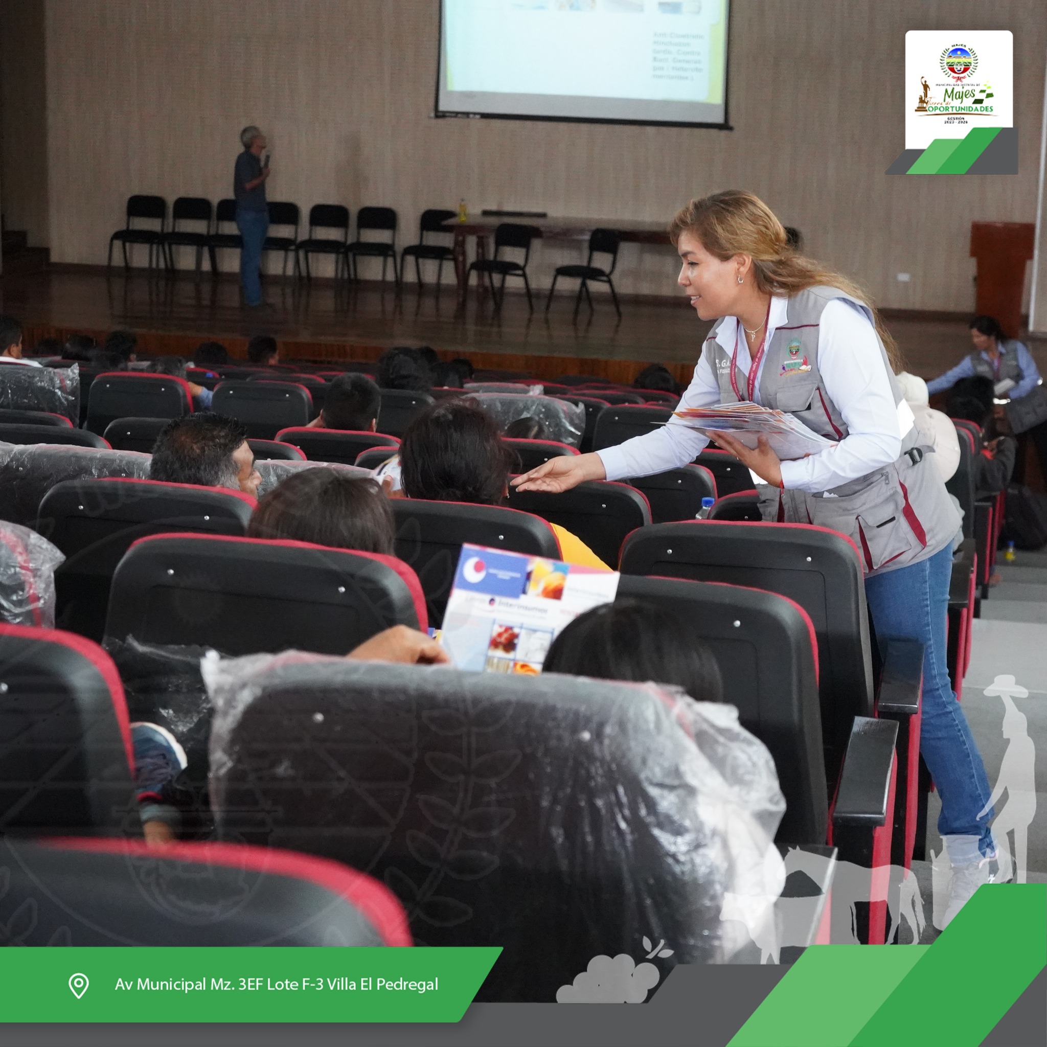 Capacitación para propietarios, administrados, trabajadores de las plantas de productos lácteos y público en general;