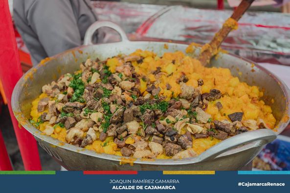 Chef Nacional "Don Pedrito" Participó de la Elaboración del Frito Más Largo del Perú