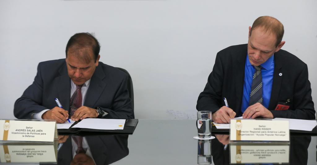 Mindef suscribió memorando de entendimiento con organización de ayuda de Noruega.