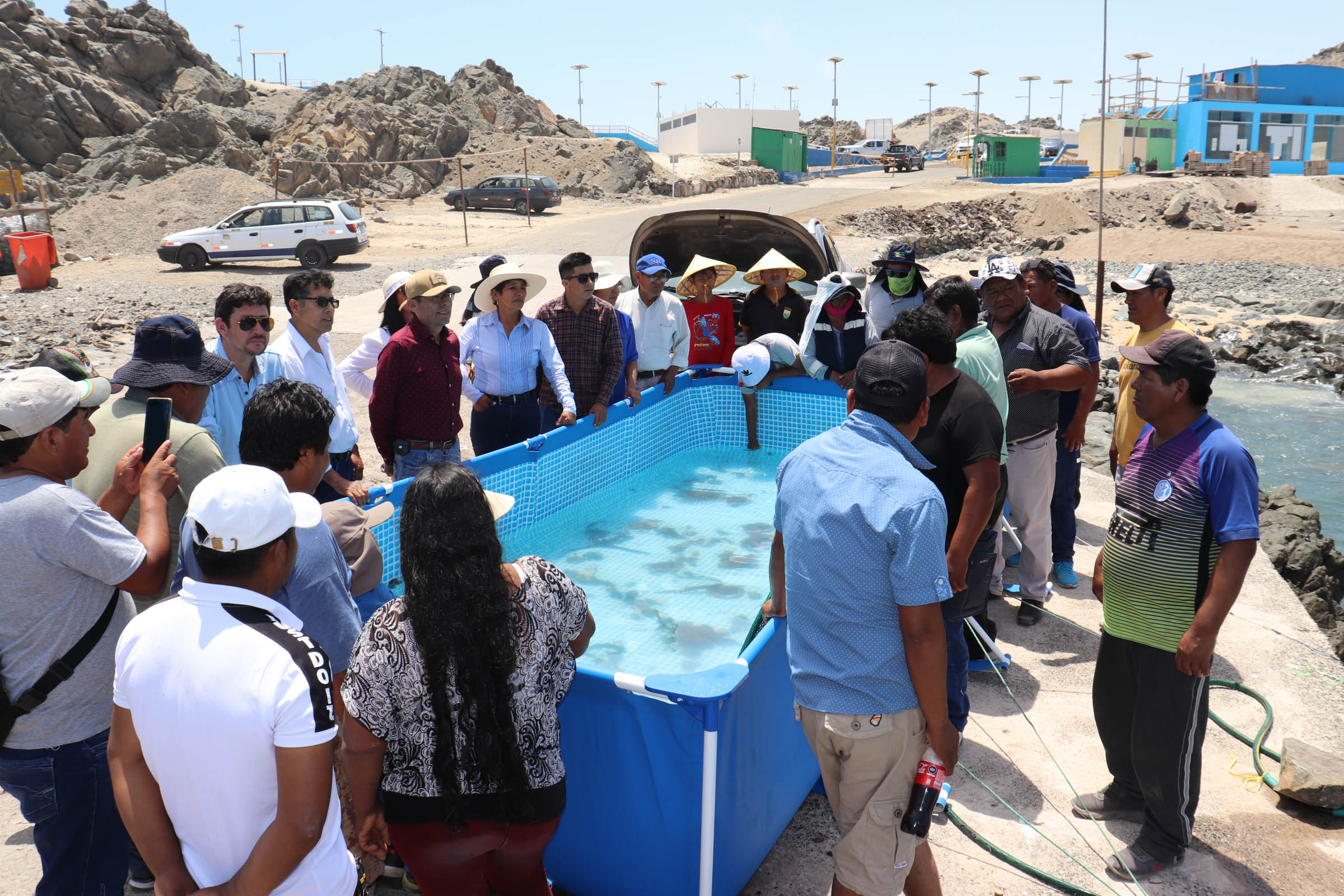 hoy la alcaldesa de la Municipalidad Distrital de Ite Sra. Urbelinda Chac贸n Diaz sostuvo un encuentro con los integrantes de la Asociaci贸n de Pescadores Artesanales Cruz de Picata Ite.