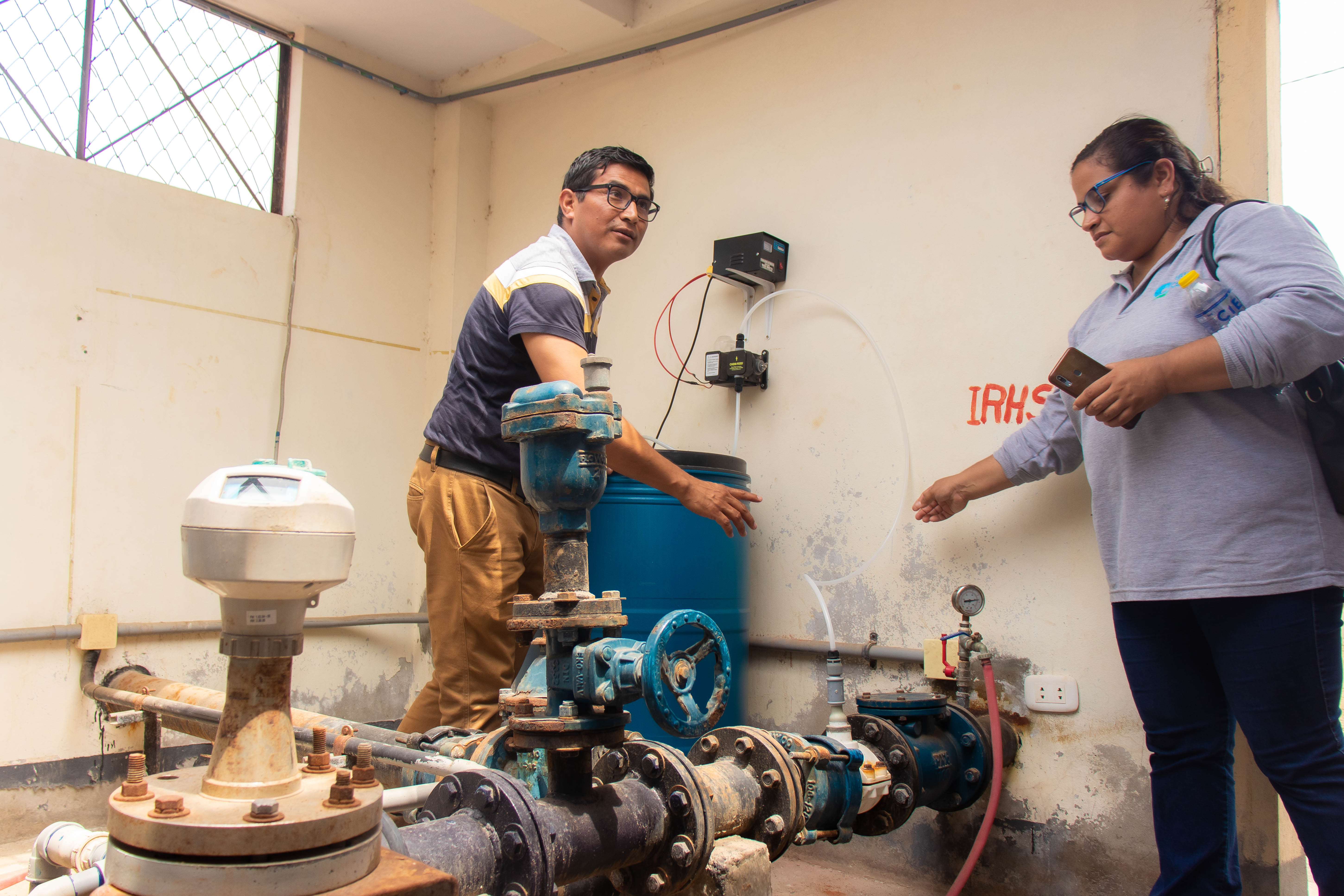 A solicitud del municipio, Emapa Cañete interviene la laguna de oxidación ubicada en Ihuanco y evalúan la optimización de agua potable.