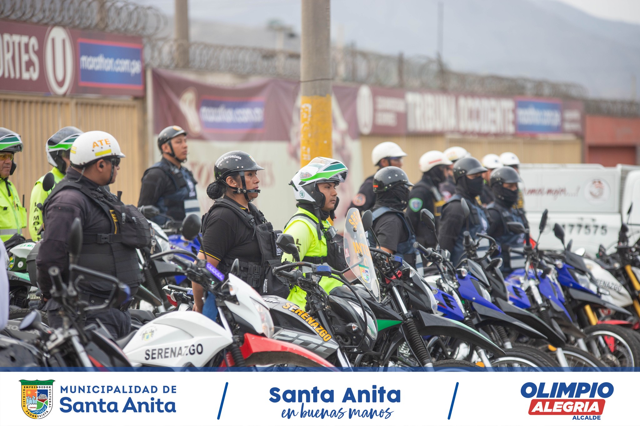 El alcalde Olimpio Alegría, participó en la presentación de Seguridad Ciudadana de Lima Este.
Contó con la presencia de los alcaldes de la Mancomunidad y se presento al personal de serenazgo de cada distrito.
Se comprometieron en trabajar de una manera articulada por el bien y la seguridad de sus comunas.
#SantaAnitaenbuenasmanos
#MancomunidadLimaEste