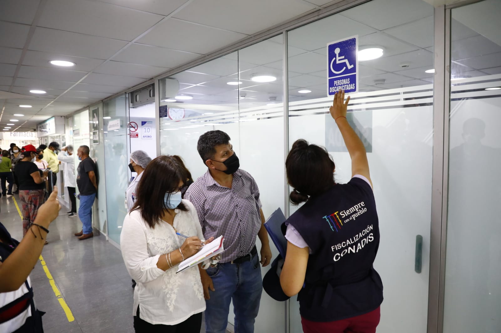 La Dirección de Fiscalización y Sanciones (DFS), recorrió diversos hospitales de Lima Centro para supervisar el cumplimiento de la cuota laboral del 5% de personas con discapacidad en el sector público, de acuerdo con lo establecido en la Ley General de la Persona con Discapacidad (Ley Nº 29973).