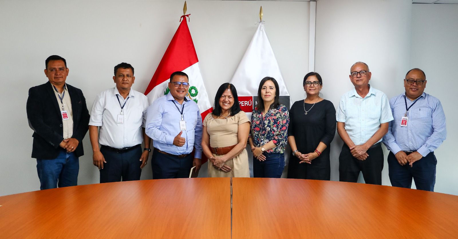 REUNION EN EL MINISTERIO DEL AMBIENTE