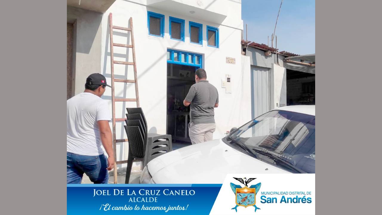 Personal Del Área De Fiscalización Acuden Al Llamado De Los Moradores Por Filtración De Agua En Sus Calles