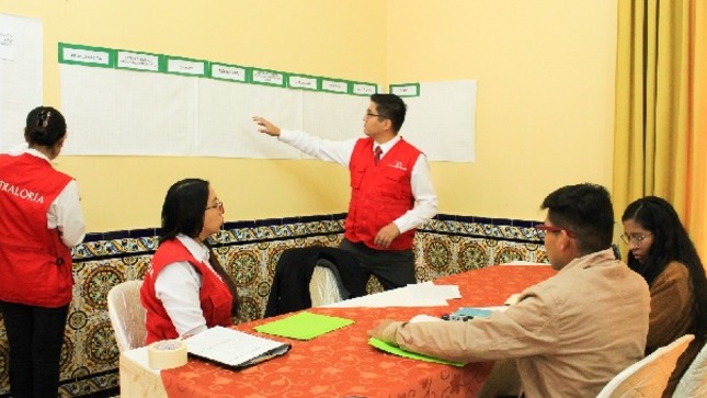 Ciudadanos aprendieron a identificar presuntos hechos irregulares en entidades públicas en  taller participativo realizado por la Contraloría
