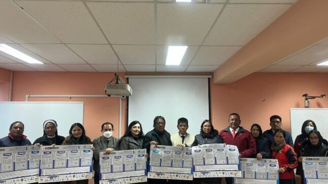 Como parte de la campaña escolar ´De vuelta al cole 2023´. 
Iniciativa forma parte del grupo que impulsa una convivencia sin violencia escolar en Huancavelica.