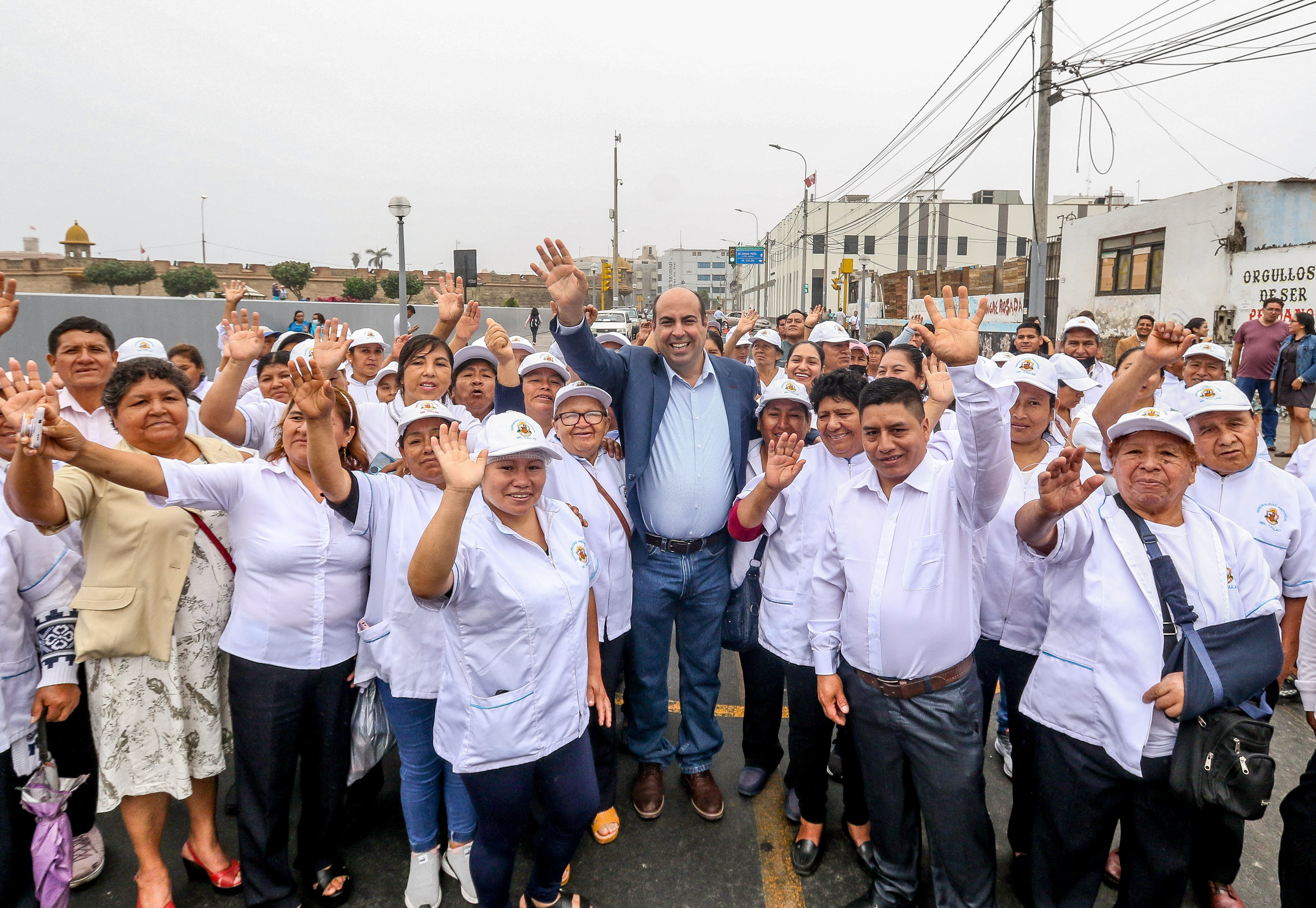 El alcalde del Callao, Pedro Spadaro envió saludos y felicitaciones a nuestros amigos emolienteros por su día.
