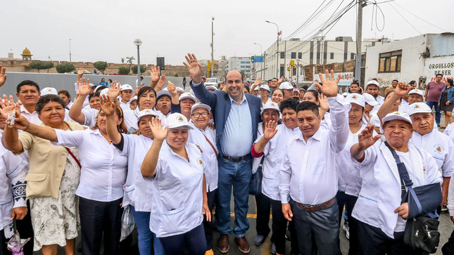 El alcalde del Callao, Pedro Spadaro envió saludos y felicitaciones a nuestros amigos emolienteros por su día. 